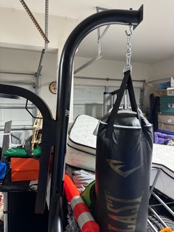 Everlast Heavy Bag with Stand