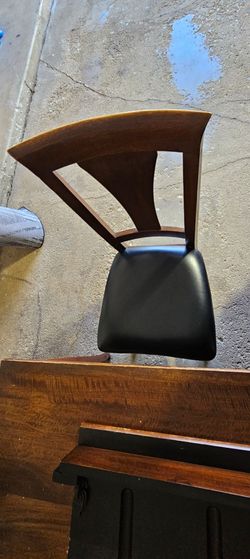 Dining room table  6 chair