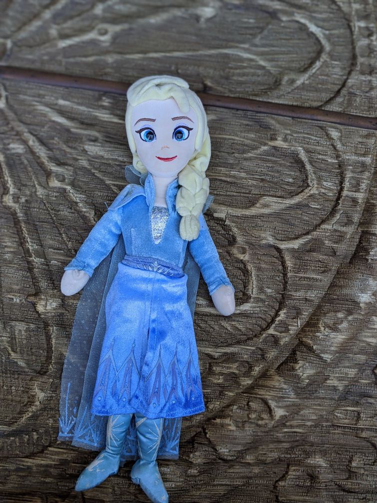 Disney LIKE NEW Elsa frozen / frozen 2 stuffed animal plush toy doll