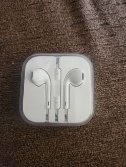 Apple wired earbuds