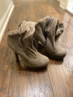 Jennifer Lopez Shoes size 8