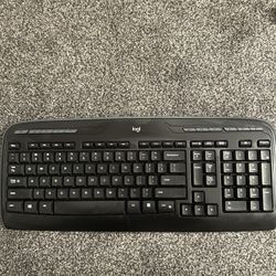 Logitech Computer Keyboard