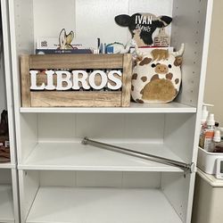 Bookshelf 