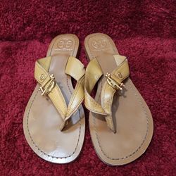 Tory Burch Leather Thong Flats  US: 6.5

Gently 