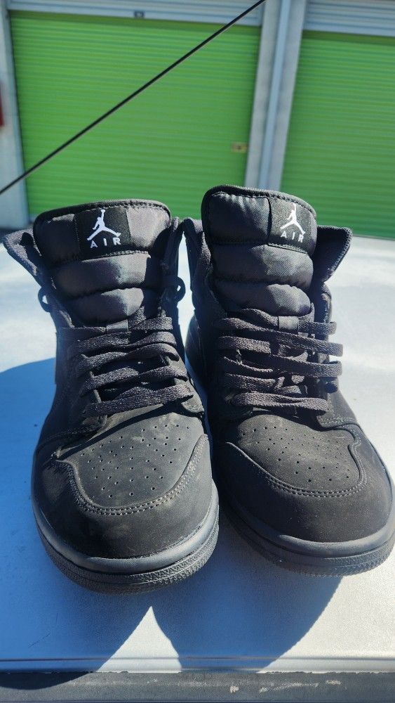 Jordan 1 Retro Mid Black 2017 Men's size 12 (554724 040)