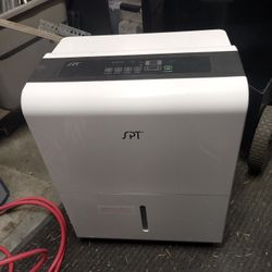 SPT Dehumidifier 30 pint