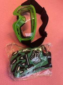 Children's sports glasses and gloves New 