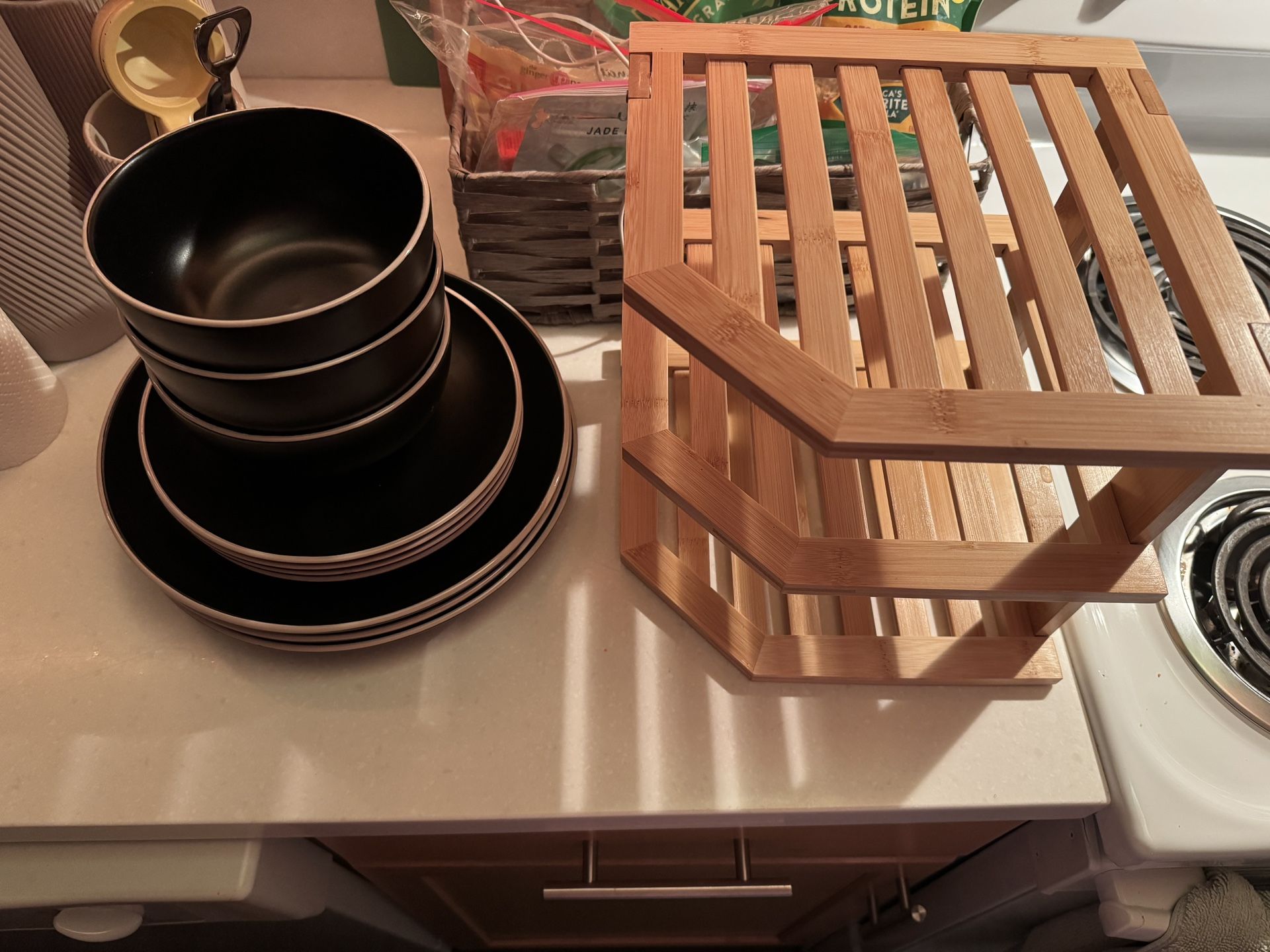 Dinnerware and Silverware With Plate Organizer