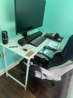 White computer desk and chair