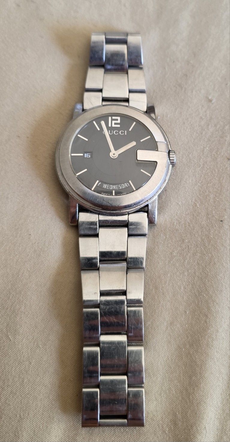GUCCI watch