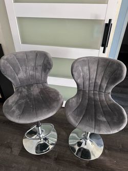 2 grey velvet bar stool