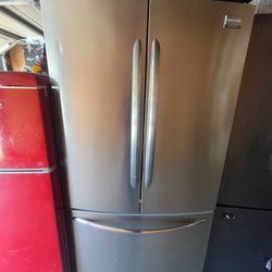Frigidaire Refrigerador Good Condition 3 Months Warranty Delivery Aviable 