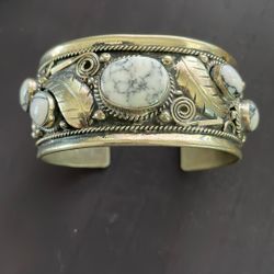 Howlite (?) Silver Bracelet