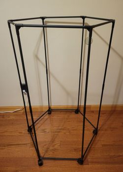 NEW Rotating Clothes Rack