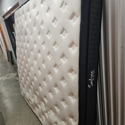 King Size Mattress ( LIKE NEW  )
