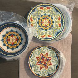 A New  Dishes Melamine Set 12 Pz. 10 Inch, 8 Inch, Bowl 8 Inch.. New Never used ..$120.00  Firm 