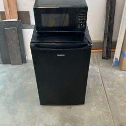 Mini Fridge And Microwave 