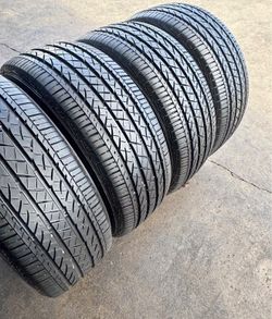 245/50/19 Bridgestone 📍📍 Vendo un set de llantas con 80% de vida las 4 📍🌟