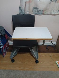 Rolling Chair With Desk Attached