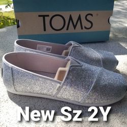 New Size 2Y TOMS silver Glitter Slip-on casual  Canvas Shoes Silver 