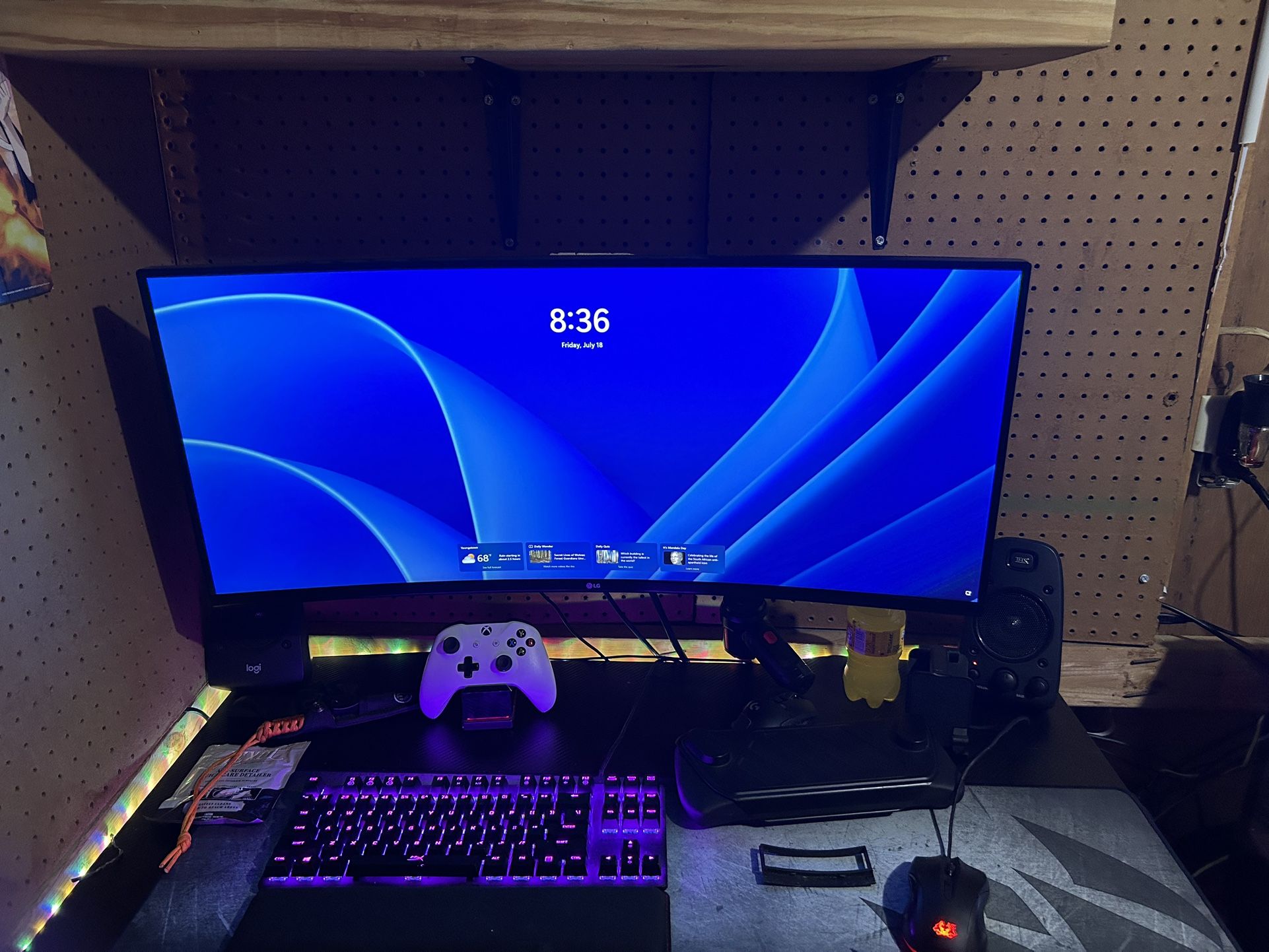 Ultra wide gaming monitor