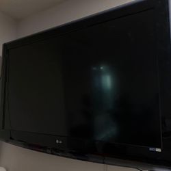 65 in LG tv MOVING SALE! MUST PICK UP THIS WEEKEND 4/4-4/5