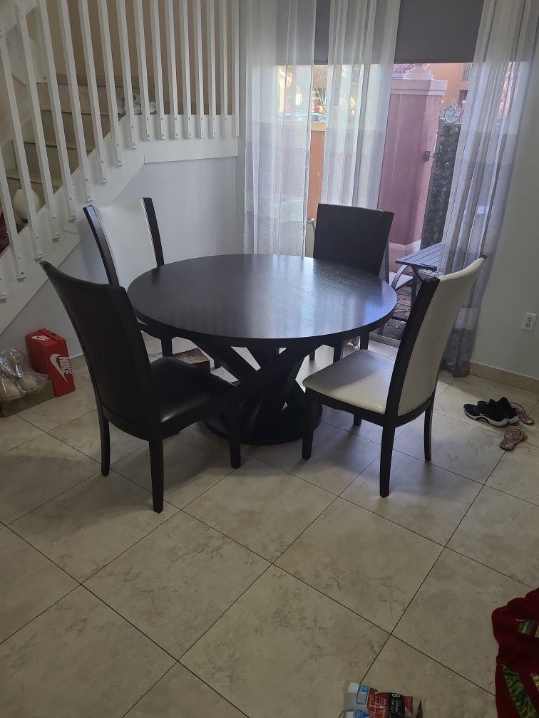 Dining Table Set
