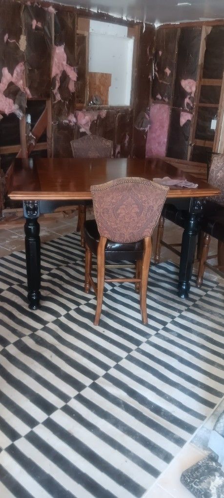Beautiful Kitchen Table With 4 Chairs