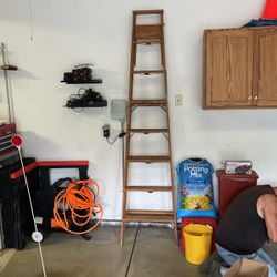 Ladder - Wooden 8’