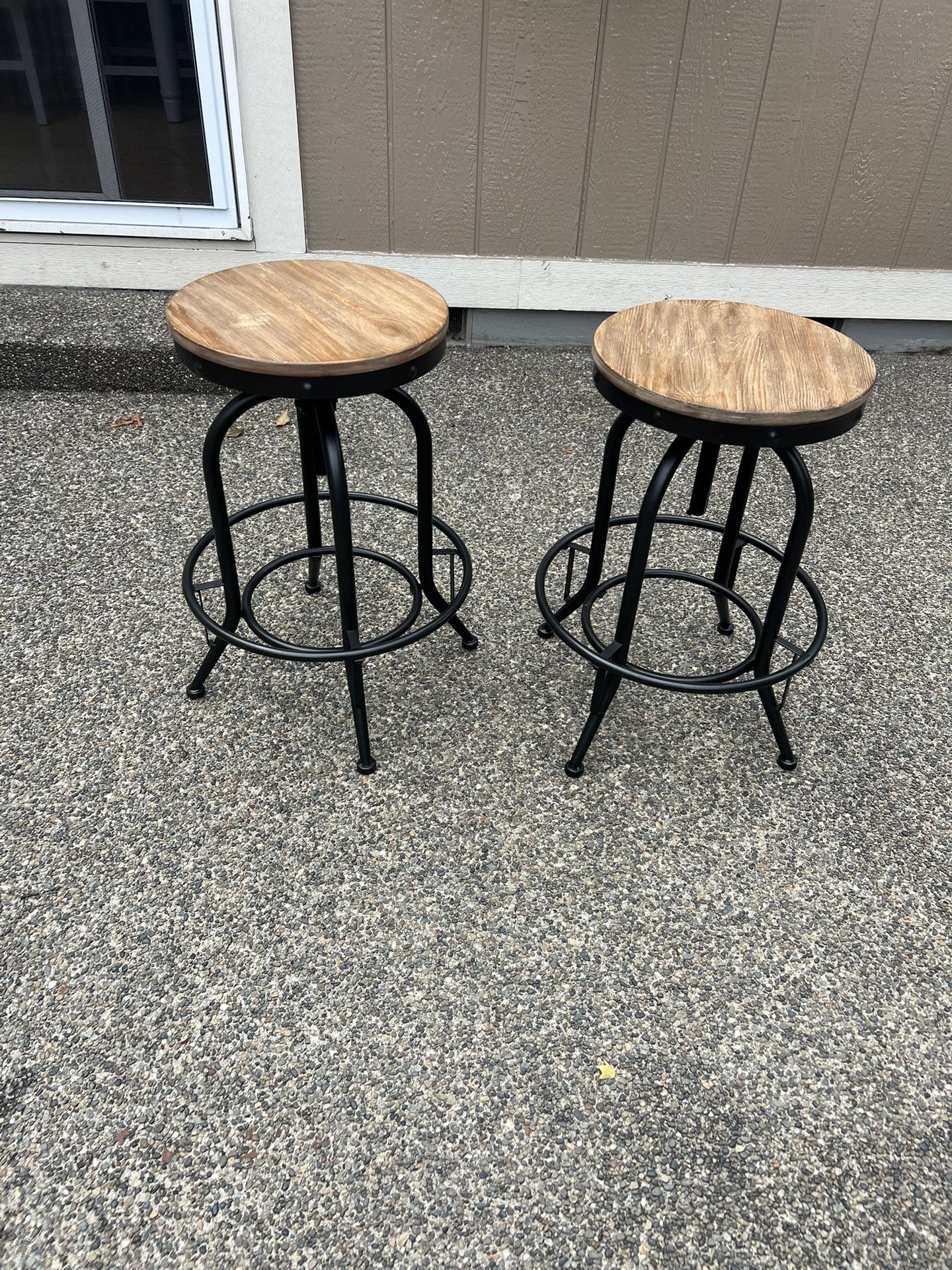 Set Of Ashley Furniture Barstools
