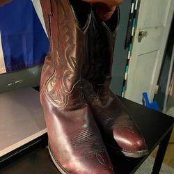 Western style leather maroon cowboy boots