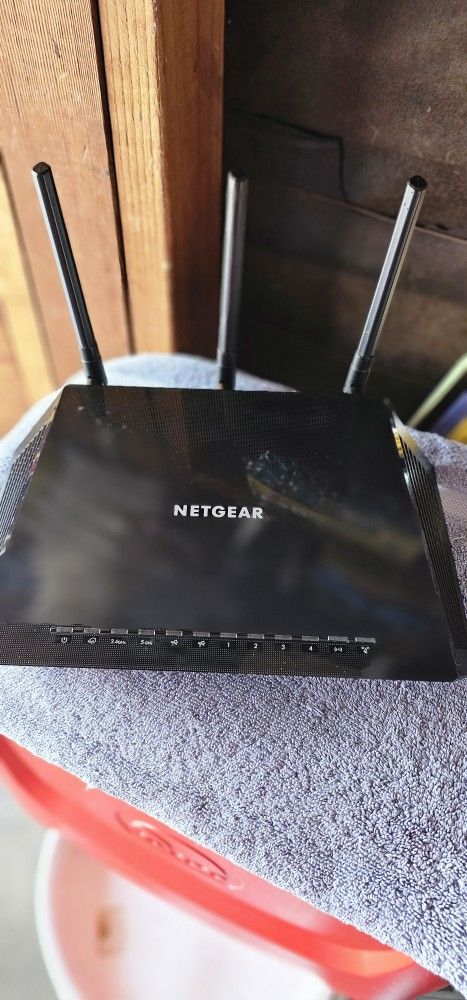 Netgear AC1750 Smart WiFi Router R6400v2