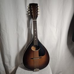 Vintage Mandolin Levin or Suzuki? 8 String