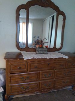 9 Drawer,,dresser With A Beautiful Mirror