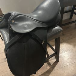 Wintec English Saddle 
