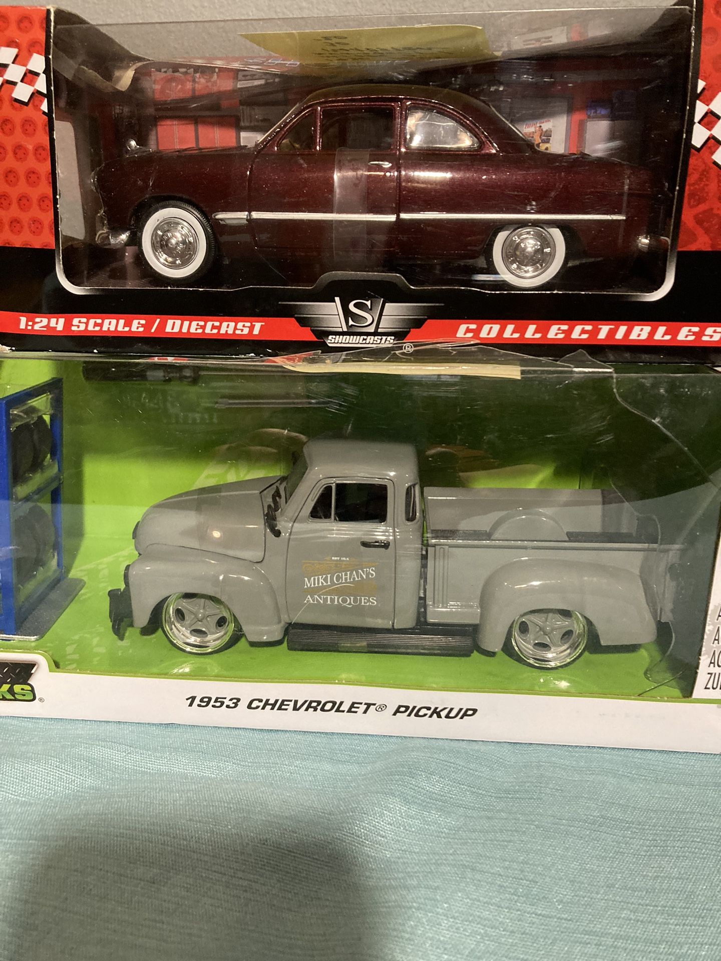 1/24 Scale Model Collector Cars