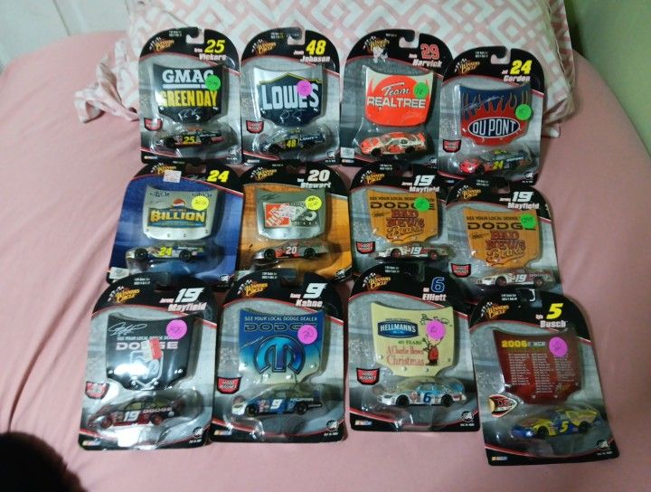 Nascar Bundle Winners Circle Hood Magnets With Die-cast Cars
