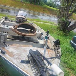 jonh  boat 