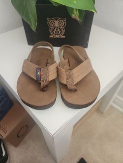 Rainbow Sandals Size 7/8.