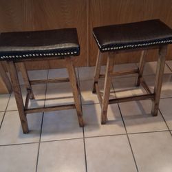 2 Bar Stools 
