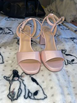 Pink heels (size 7)