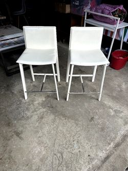 2 Bar Chairs