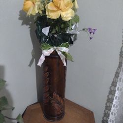 Florero De Metal Muy Bonito