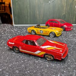 “Rare Hot Wheels set (3 cars) – hard to find!”