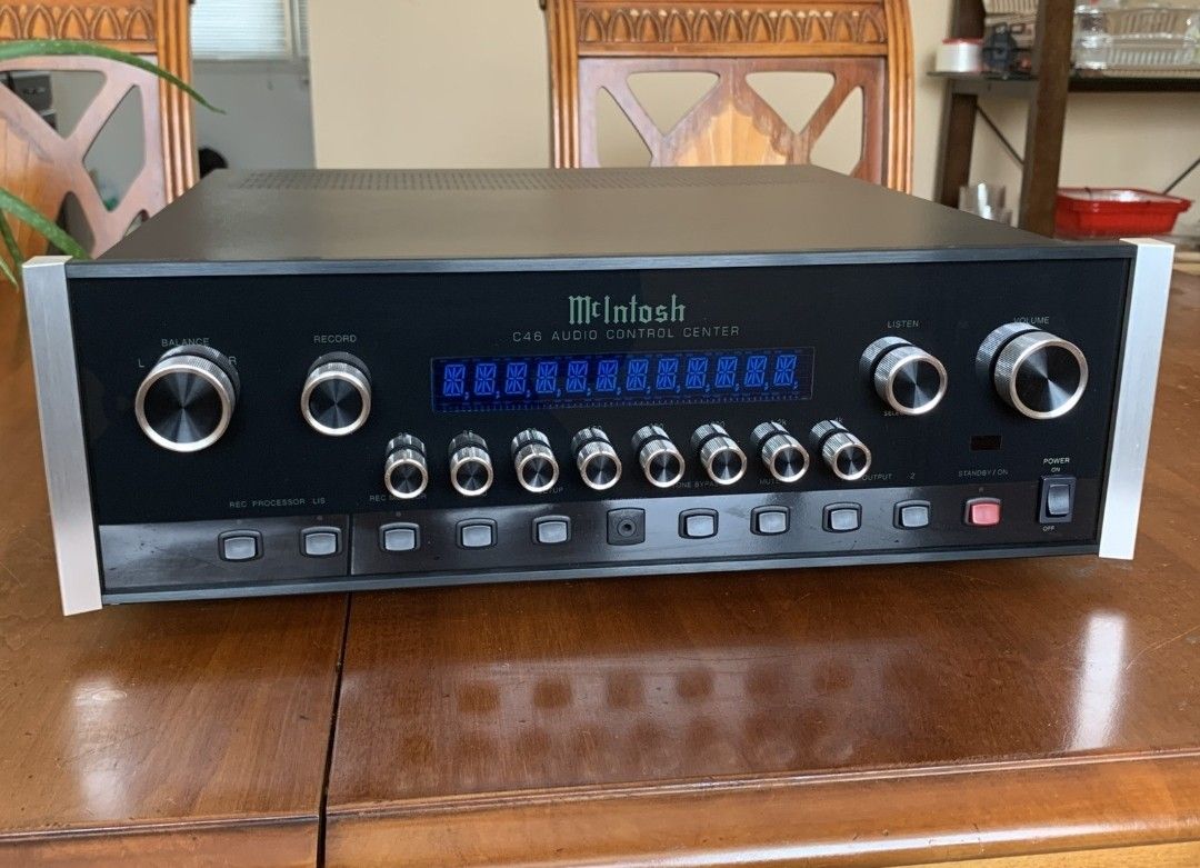 Mcintosh C46 2-Channel Solid State Control Center/Preamplifier