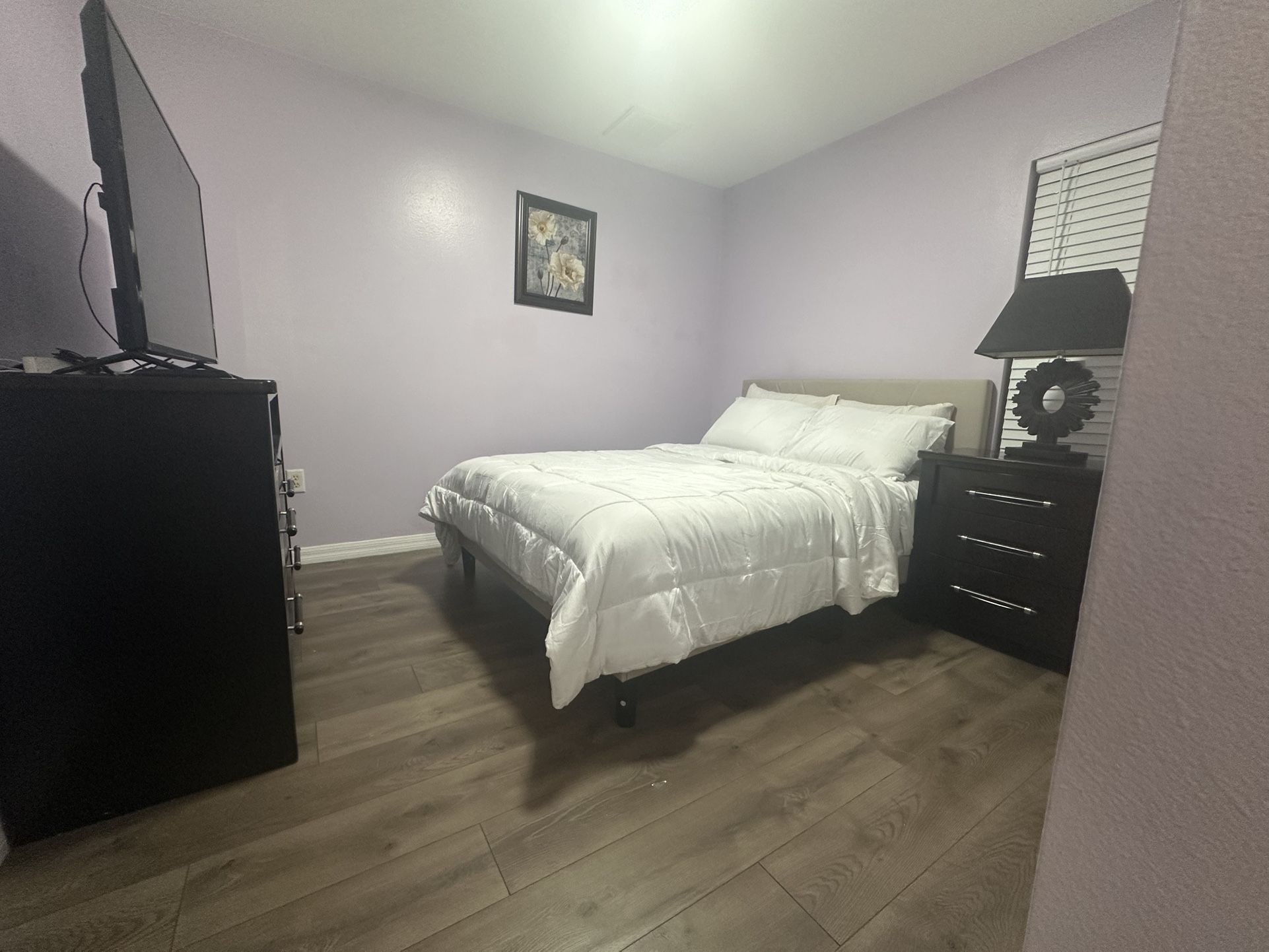 Queen Bed-frame W Mattress