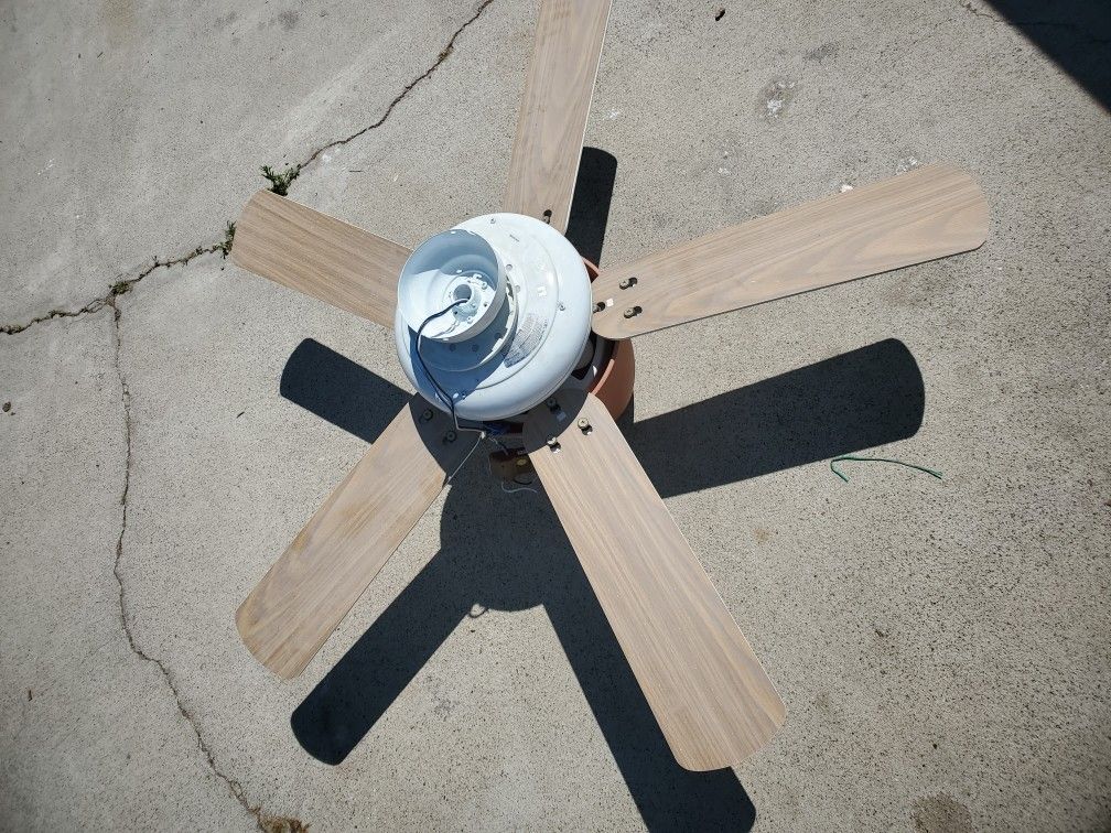 Hampton Bay White Ceiling Fan with Light