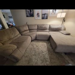 Sectional couch 