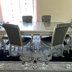 Dining Room Table 