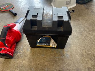 Camco battery box